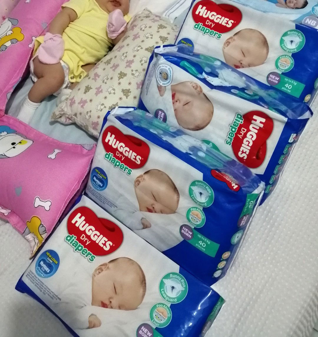 FOR SALE 160 PCS HUGGIES DRY NB DIAPERS
