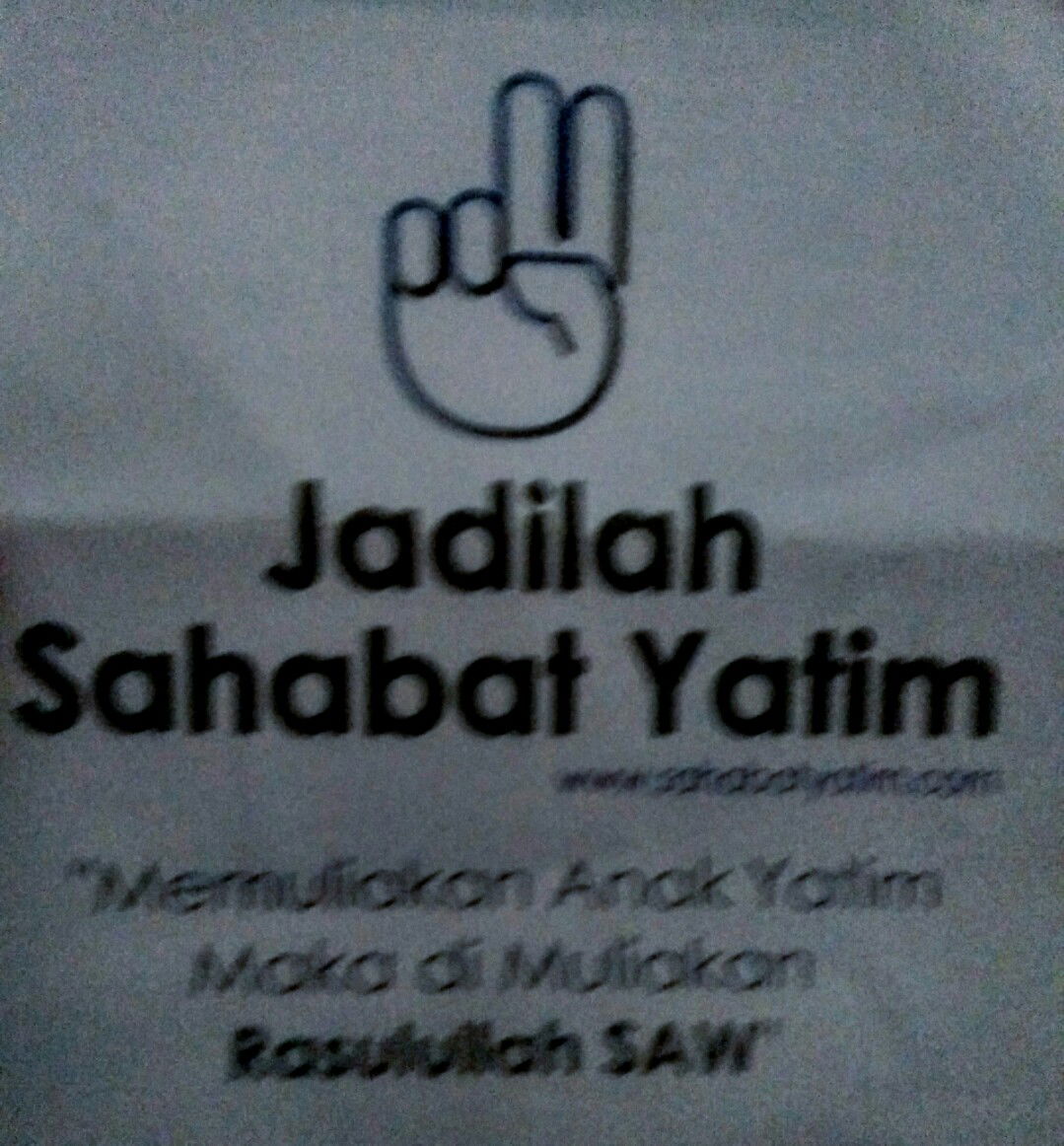 memuliakan anak yatim