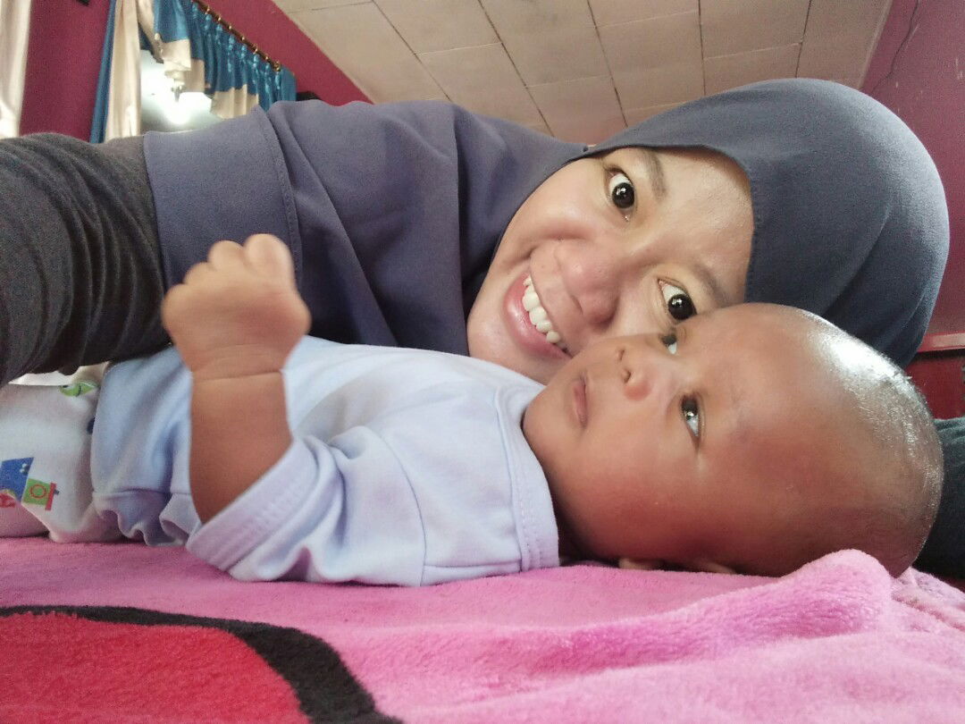 ratna juwita profile icon