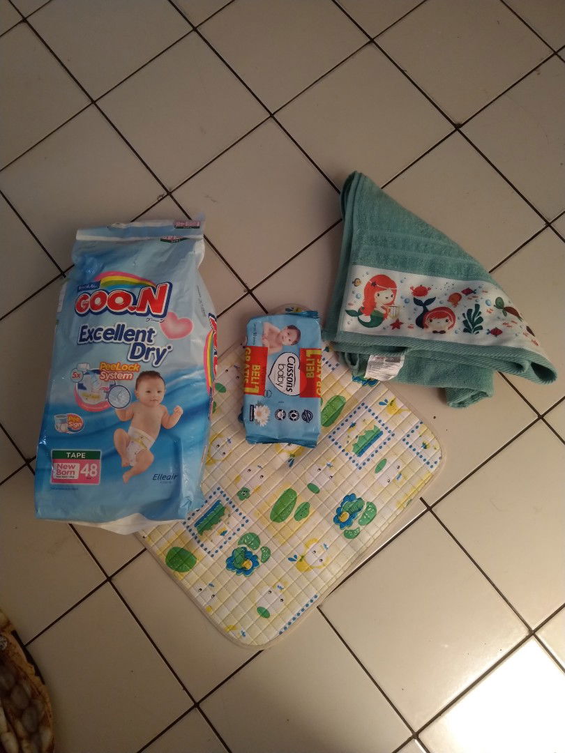 Isi Tas Travelling Baby