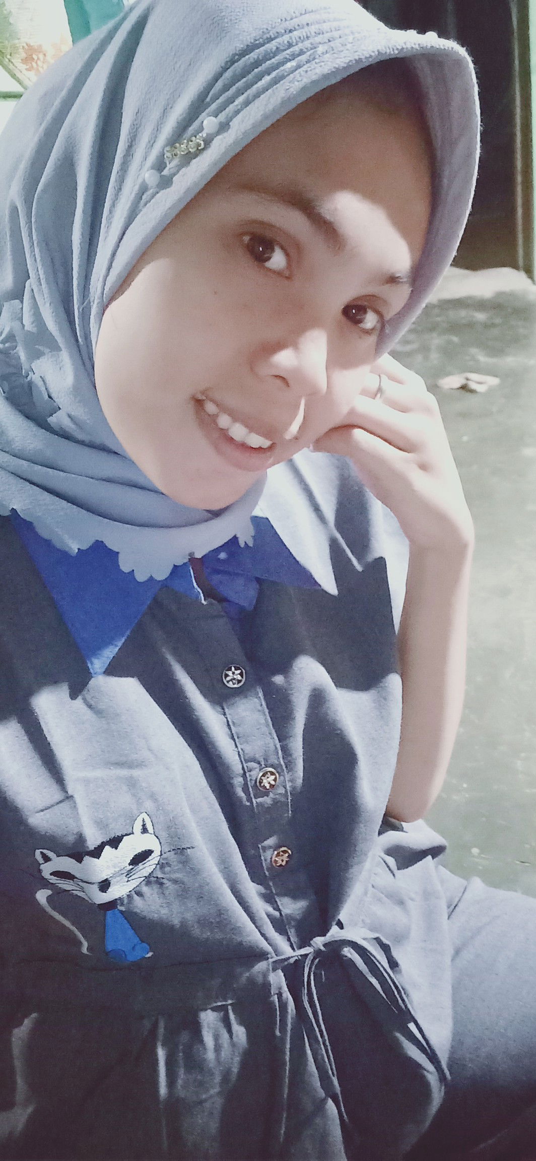 Ayu Tri profile icon