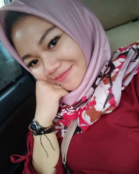 Rosyidatul Ulya Dewi profile icon