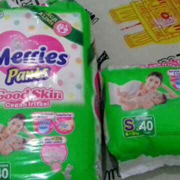 pampers merries size S.