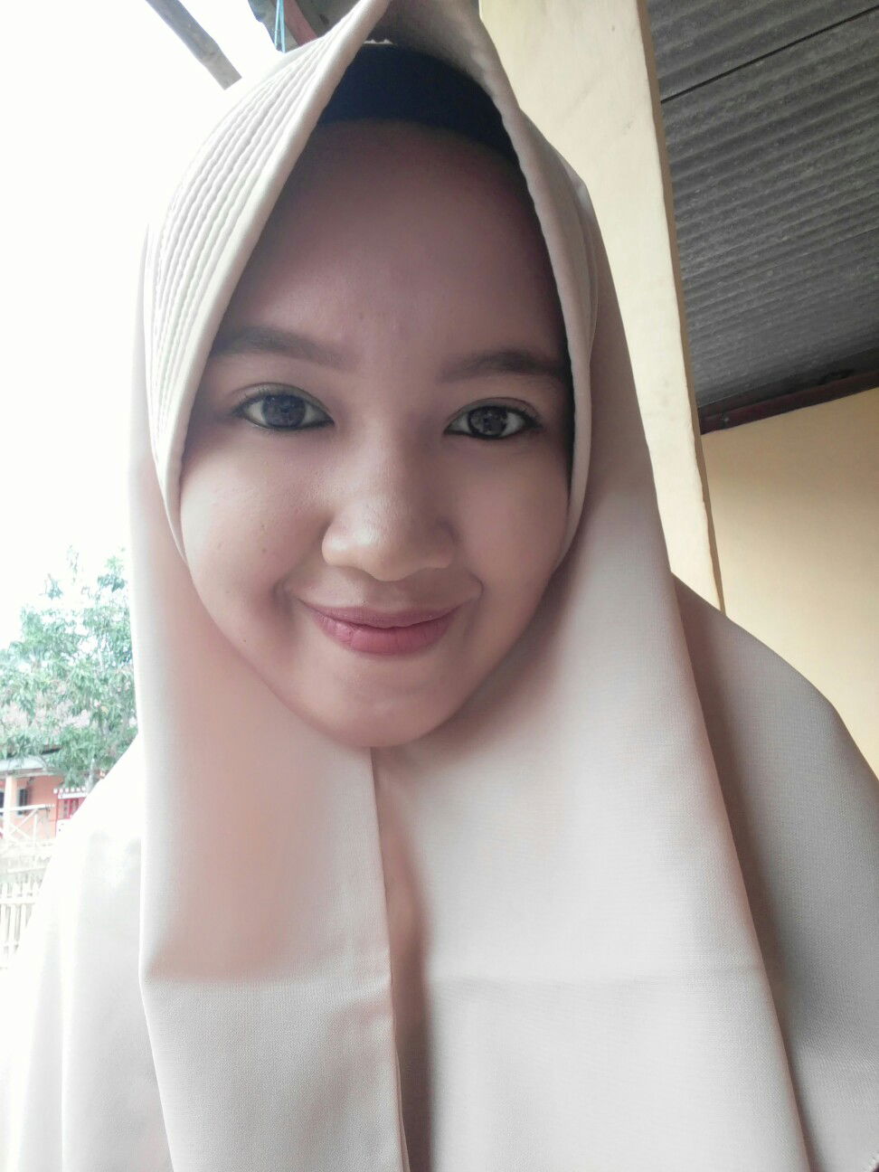 ratna sri lestari profile icon