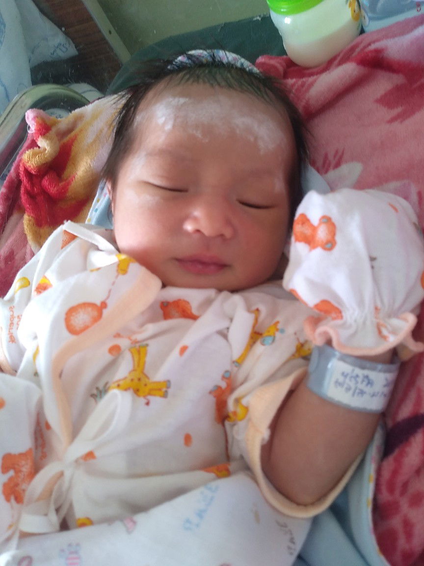 ตอนนี้ได้  1เดือน​ กับ​ 5วัน​ แล้วนะค่ะพัฒนาการของลูกดีและเร็วมากต่อการรับรู้สิ่งต่างๆค่ะ