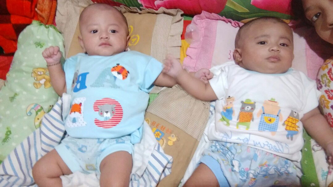 baby kembar