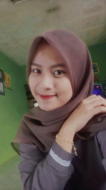 Indah Imaniar profile icon