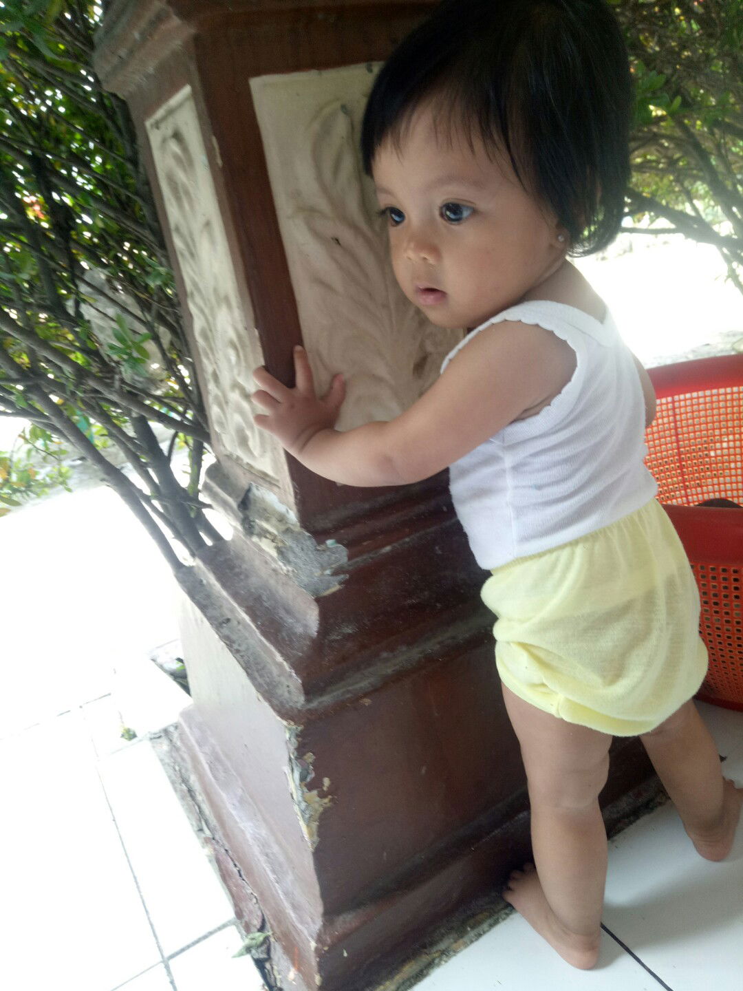 sebel itu saat di bilang kecil?? imut imut???