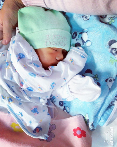 ผมรีบออกมาดูโลกภายน้องแล้วคับ