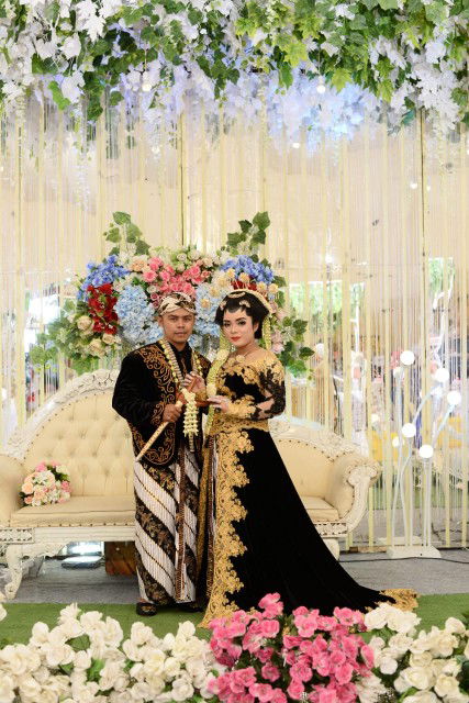 Dewi Retno profile icon