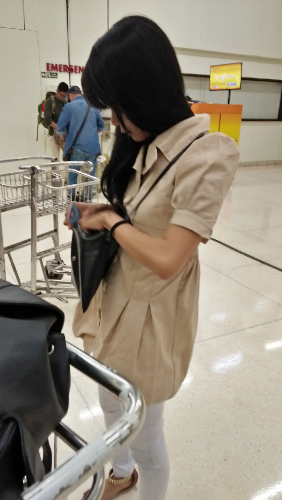 astri oktavia profile icon