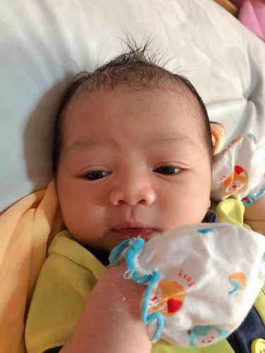 สวัสดีครับ ผมอายุ 13วันครับ