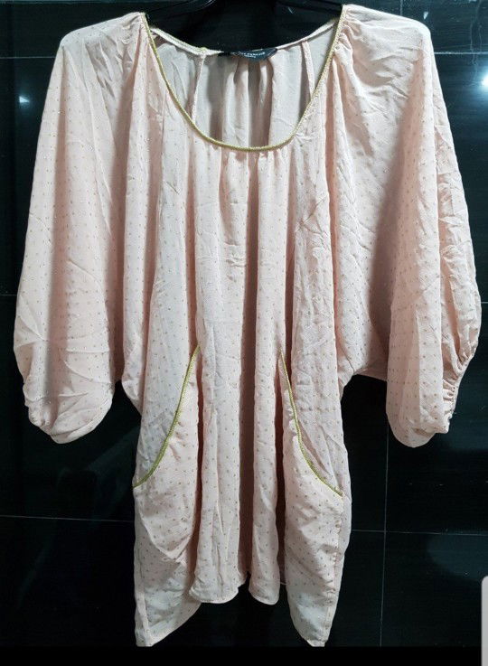 Selling this Dorothy Perkins Top (new) @ $18