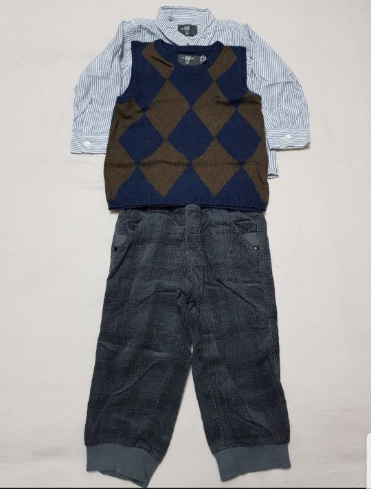 Selling this H&M 3-piece Clothing Set for 1-2yo @ $9