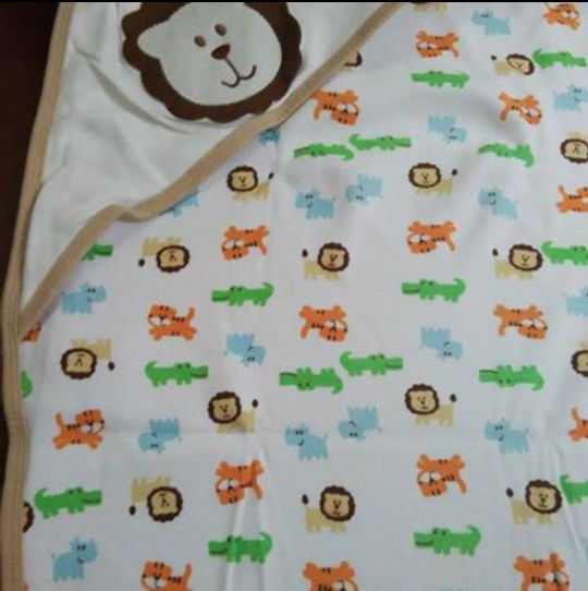 Selling this Swaddle Cloth @ $3