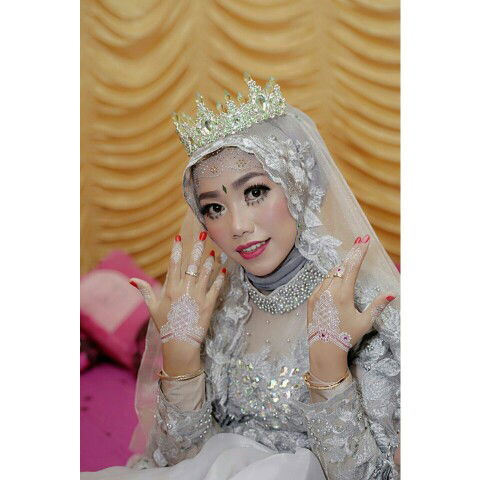 Tika Nur Cahyani profile icon