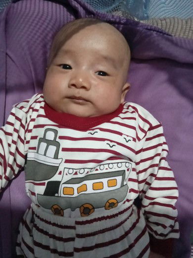 Senyum sosial bayi