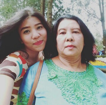 Surga Di Telapak Kaki Ibu
