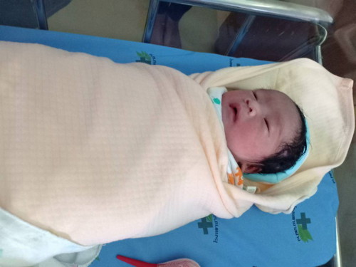 น้องแตกละจ้า