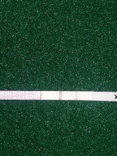 ขึ้นสองขีดแบบนี้ท้องมั้ยค่ะ