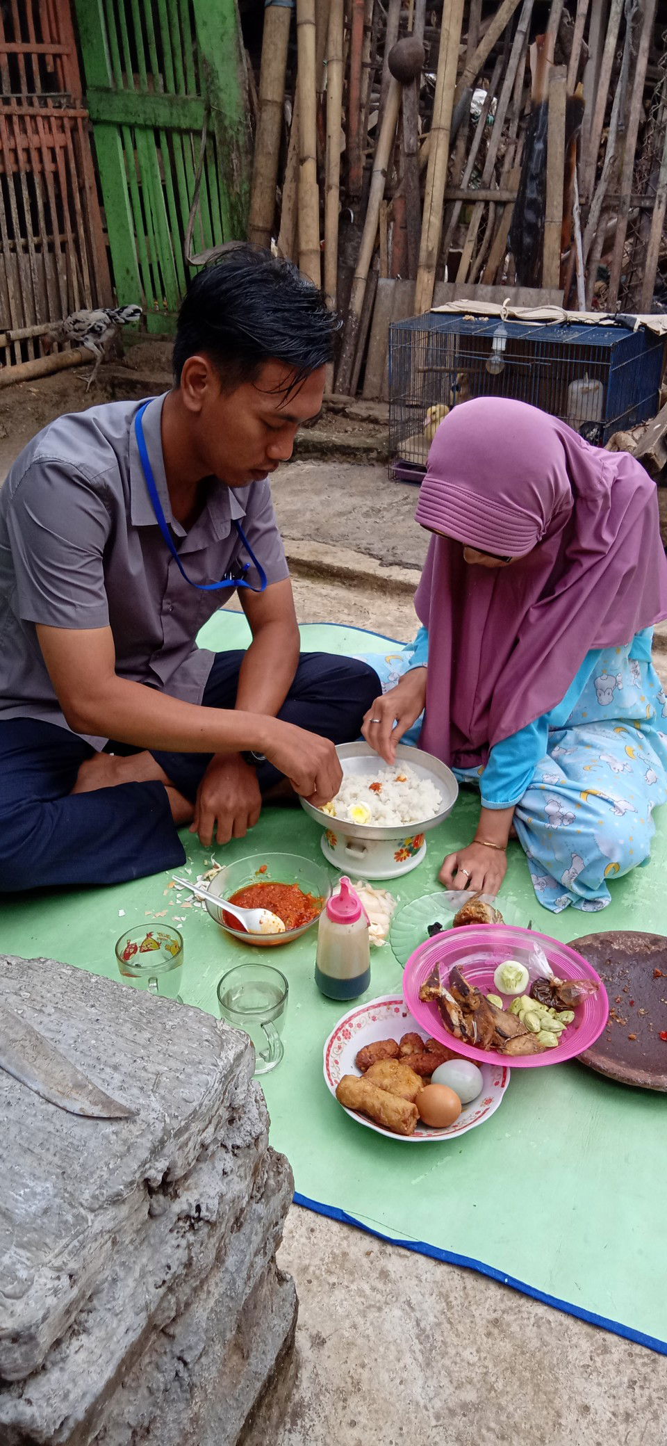 makan nasi liwet saat gerhana