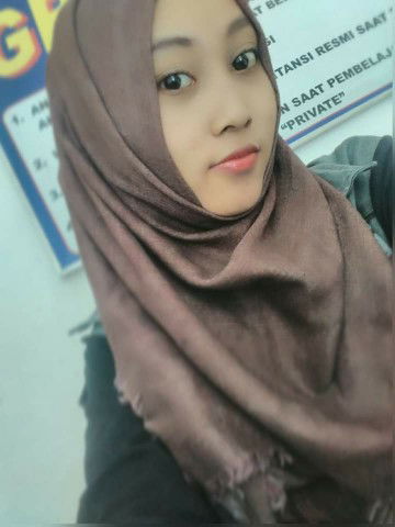 indah zaini profile icon