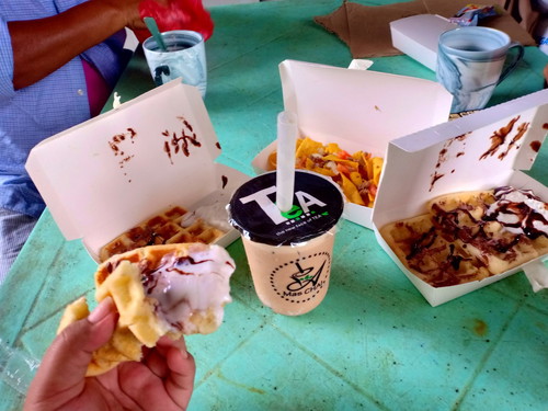 Ice creams and Milk tea's