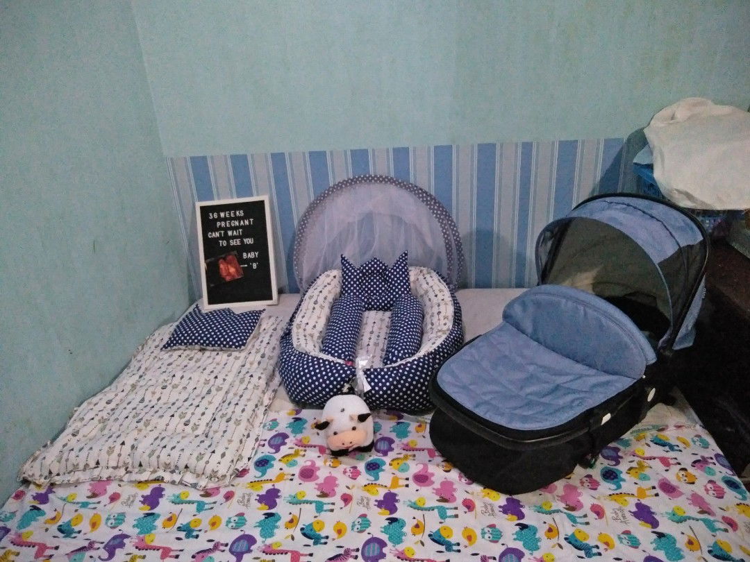 anak cewek serba biru