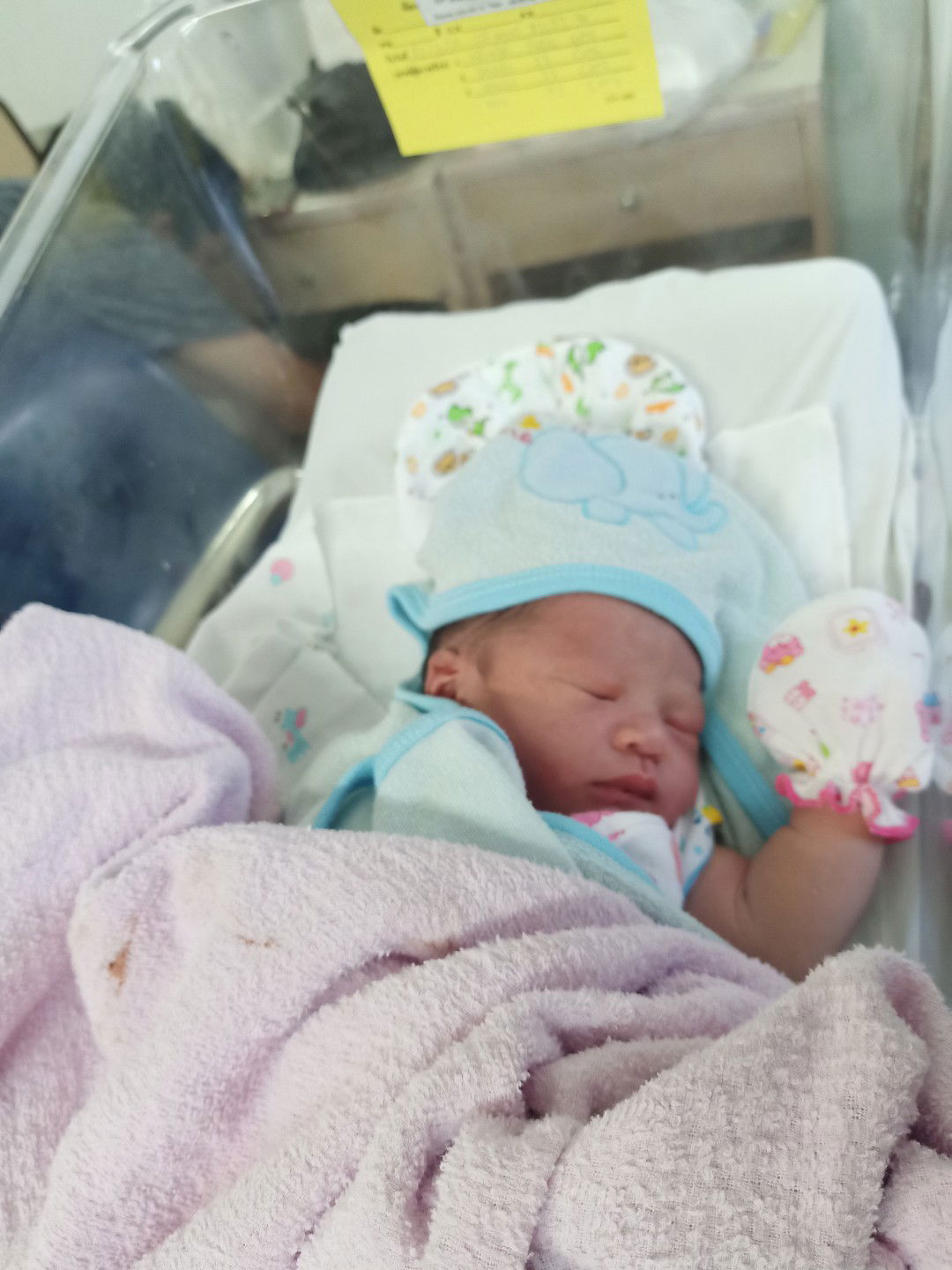 40w+1dแตกแล้วจ้าา คลอดธรรมชาติ