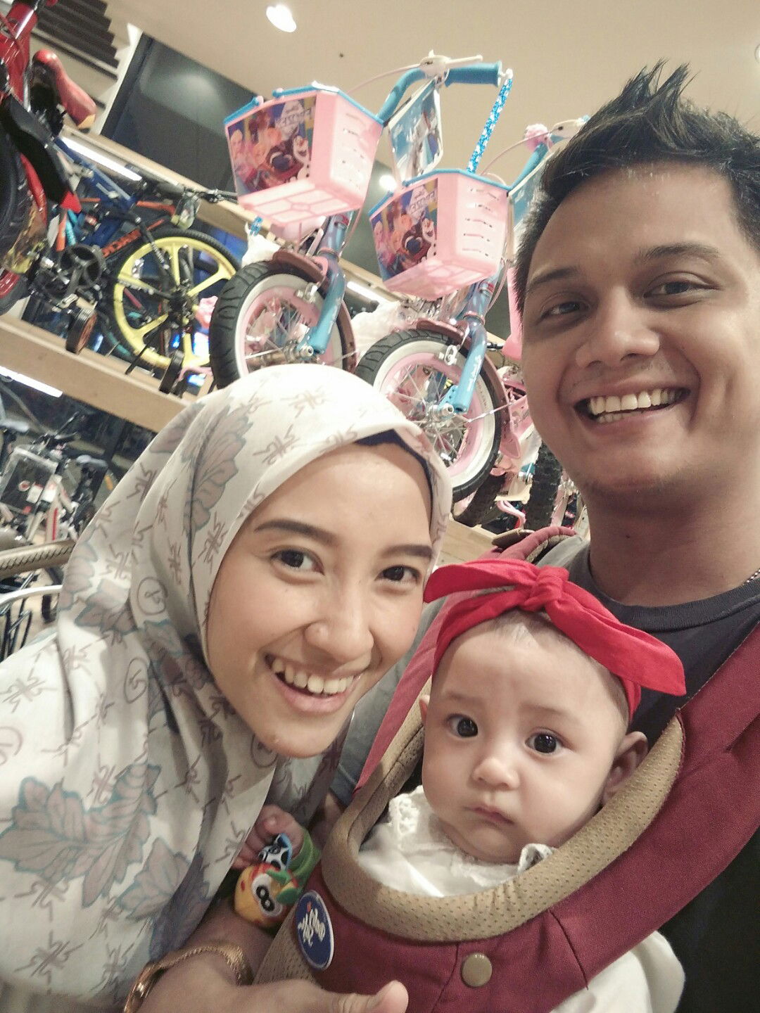 adhelia dhel profile icon