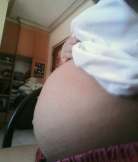 33 weeks and 2 days preggy