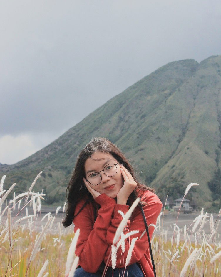 Ngatin Saputri profile icon