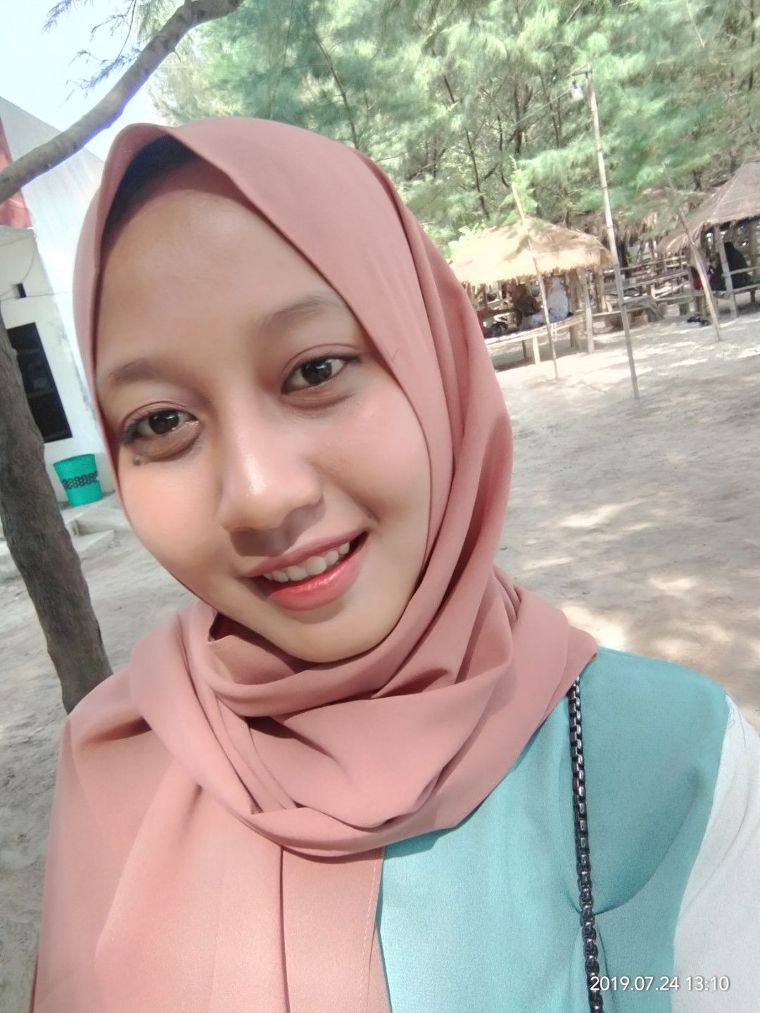 anis laela profile icon