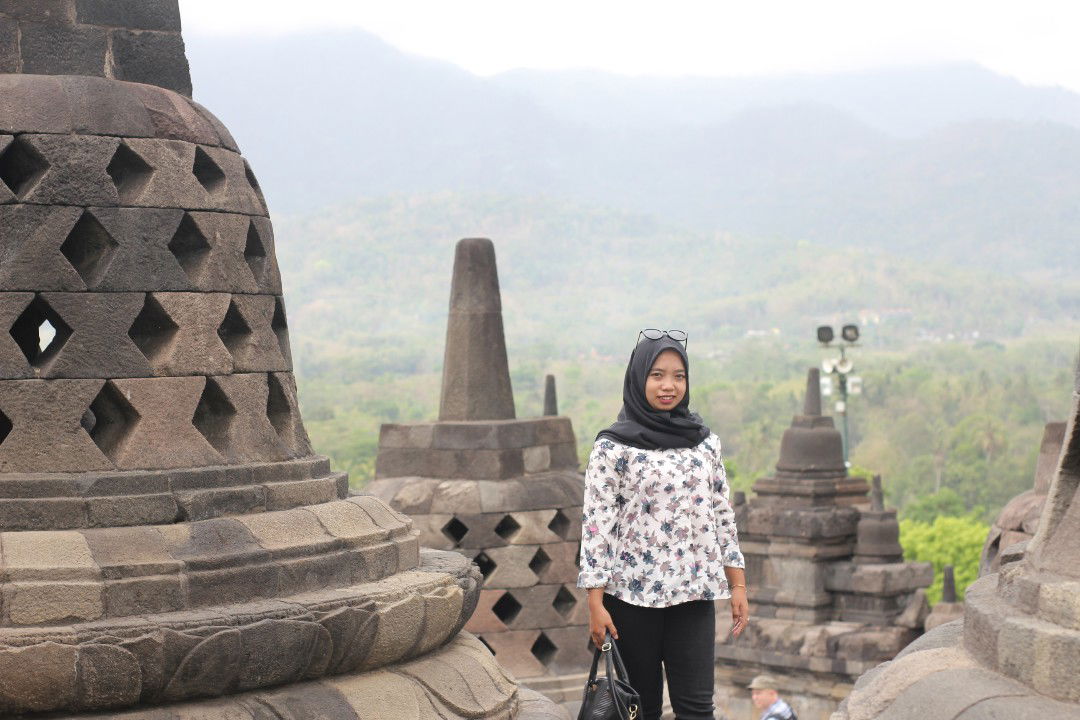 Resti Meilani profile icon