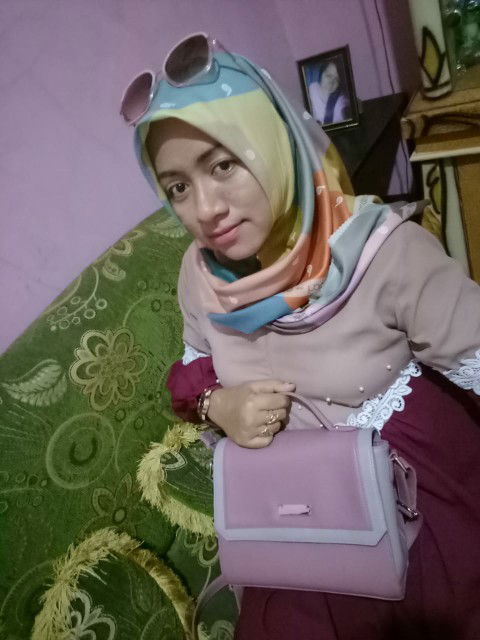 Yuli yuliati profile icon