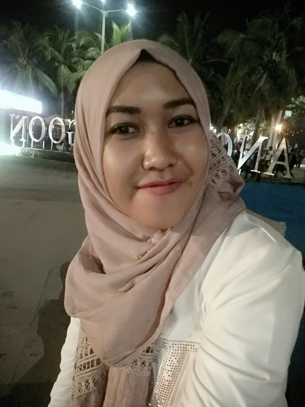 Ria Prabansari profile icon