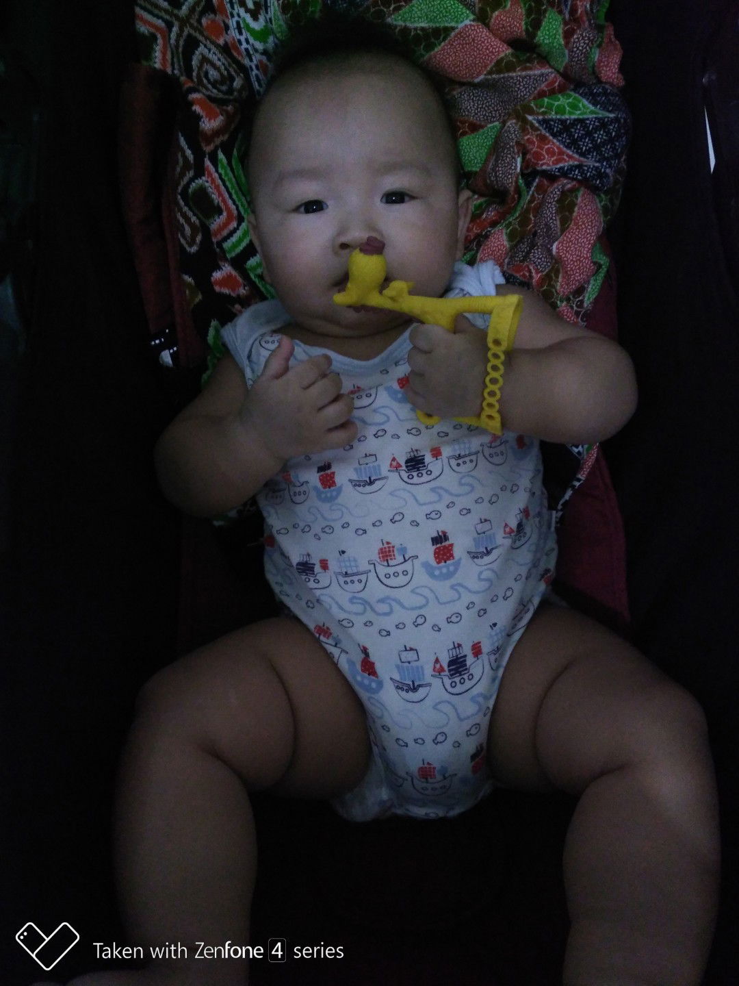 bayi bunda pakai baju merk apa