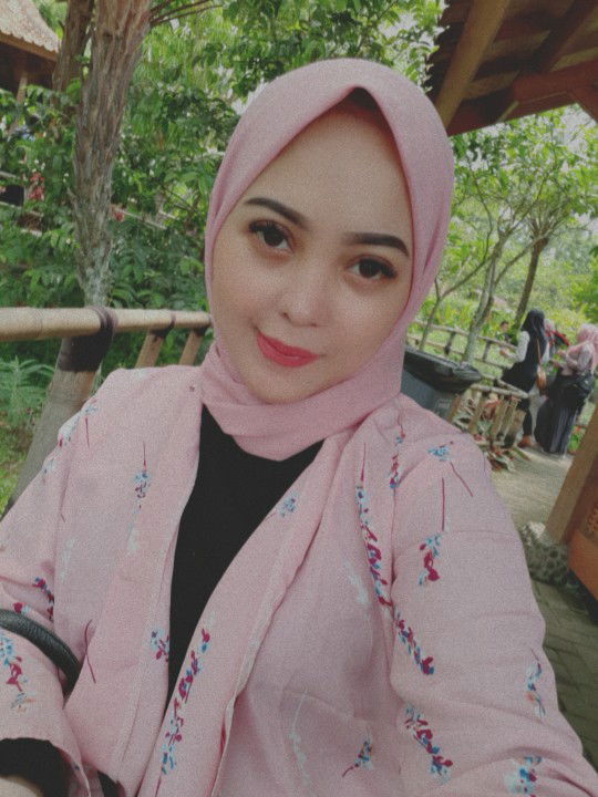 Zenny Andriani profile icon