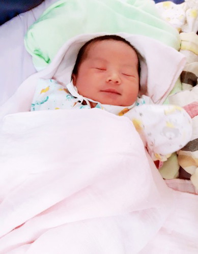 น้องมาแล้วคร้า38+2weekผ่าคลอด น้ำหนัก 2,820จ้าน้องผู้หญิง
