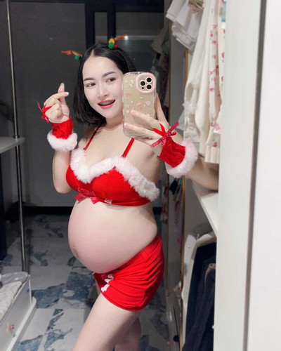 👧🏻 ท้อง3 ♥️ 32w
ท้องนี้ตั้งแต่เข้าไตรมาสสาม มีอาการท้องแข็งบ่อยมาก 🥹 กังวลว่าจะต้องผ่าคลอดก่อนกำหนดจังเลยค่ะ