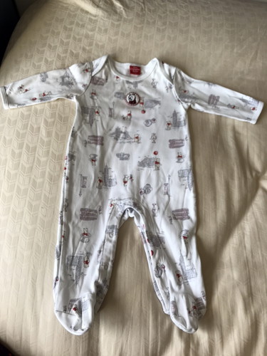 Bodysuit Disney มือ 2 3 ตัว 1,000 บาท ไม่รวมค่าส่งค่ะ