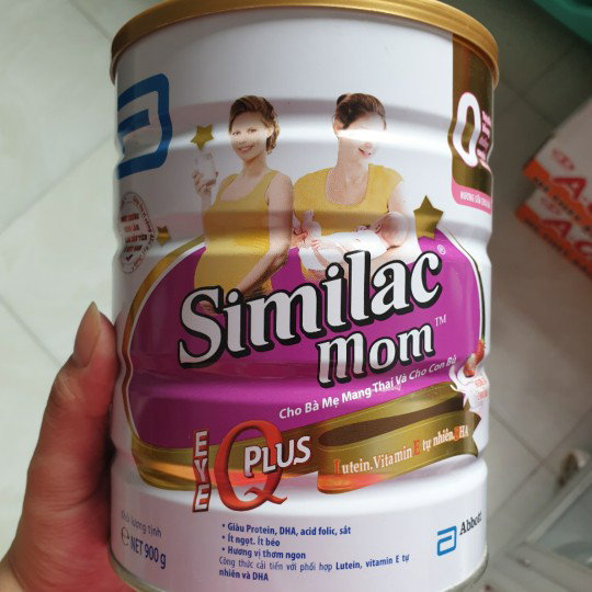 Cần pass 1 hộp sữa Similac mom hương sữa chua dâu 900g