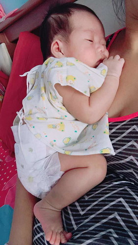คุณพ่อ คุณเเม่ บ้านไหนลูกชอบนอนซบอกบ้างคะ