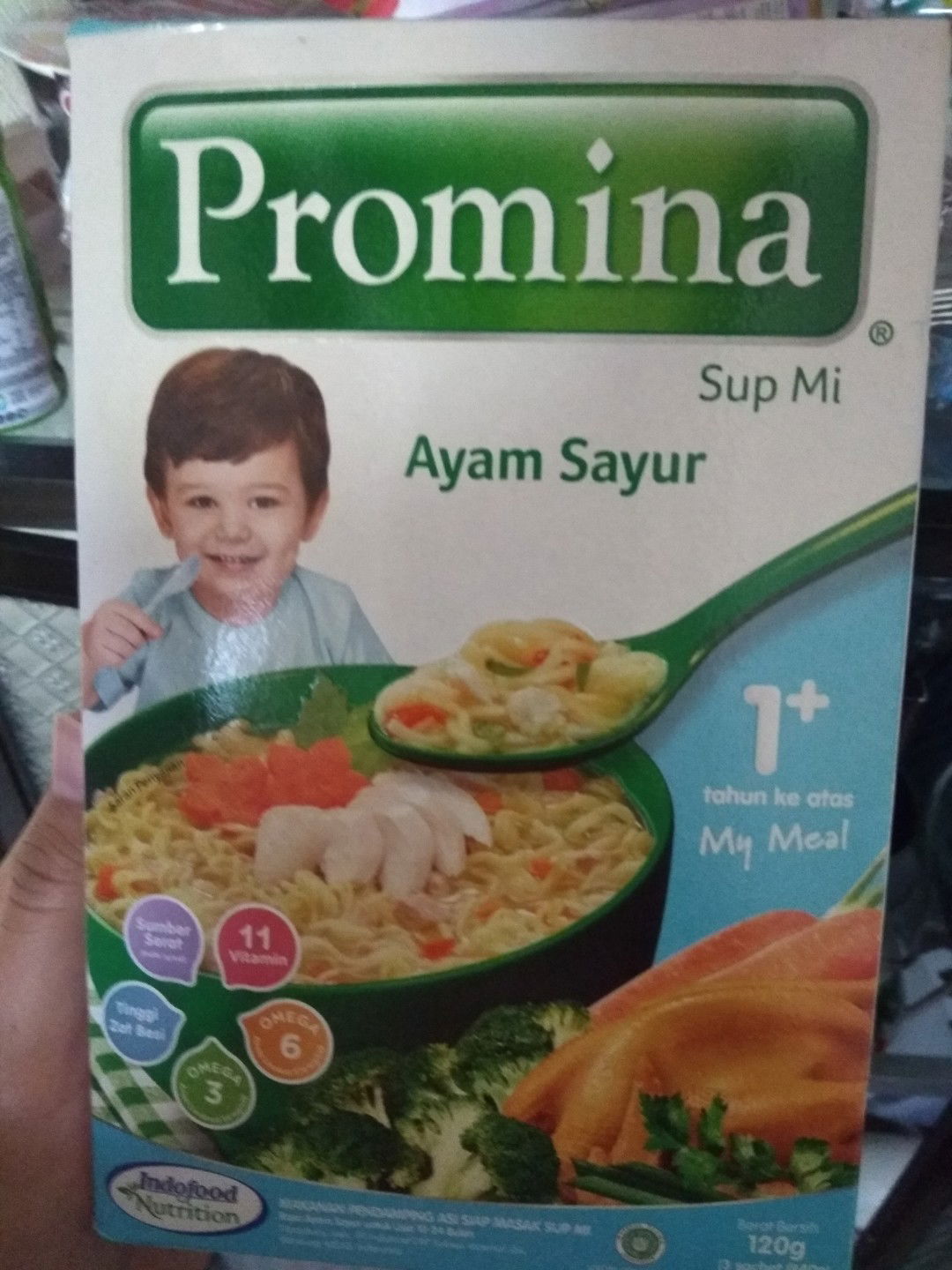 makan makanan bayi