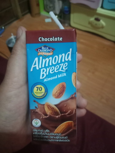 กินนมAlmondเป็นรัยมั้ย
