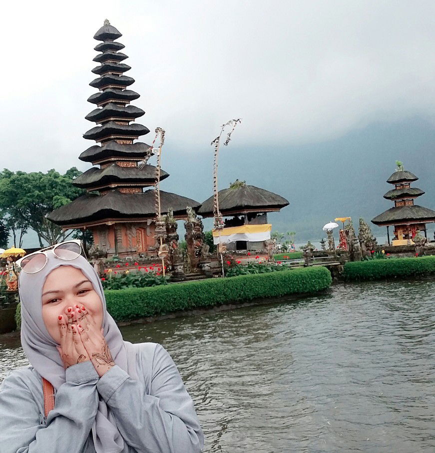 Reni Octaviani profile icon