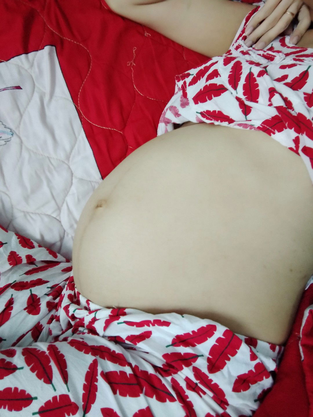 33w rồi bụng có nhỏ lắm ko