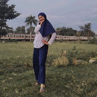 Febriana Nur Ramadhini profile icon