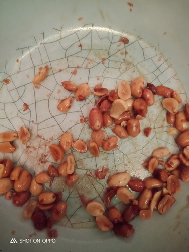 peanut seeds