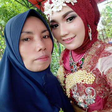 bidadari yang menyembunyikan sayapnya itu engkau, ibu